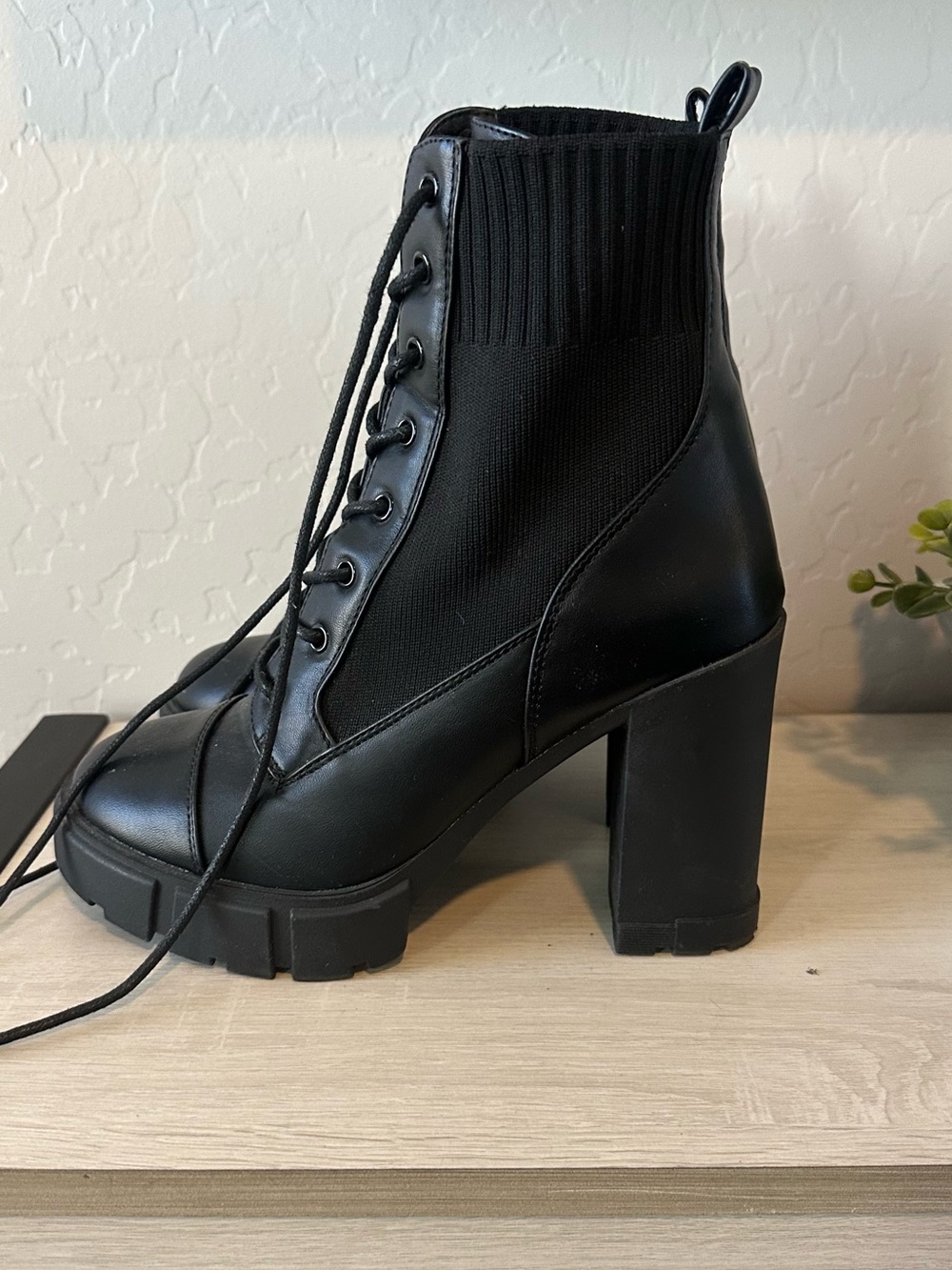 Women's Black Lace-Up Chunky Heel Ankle Boots